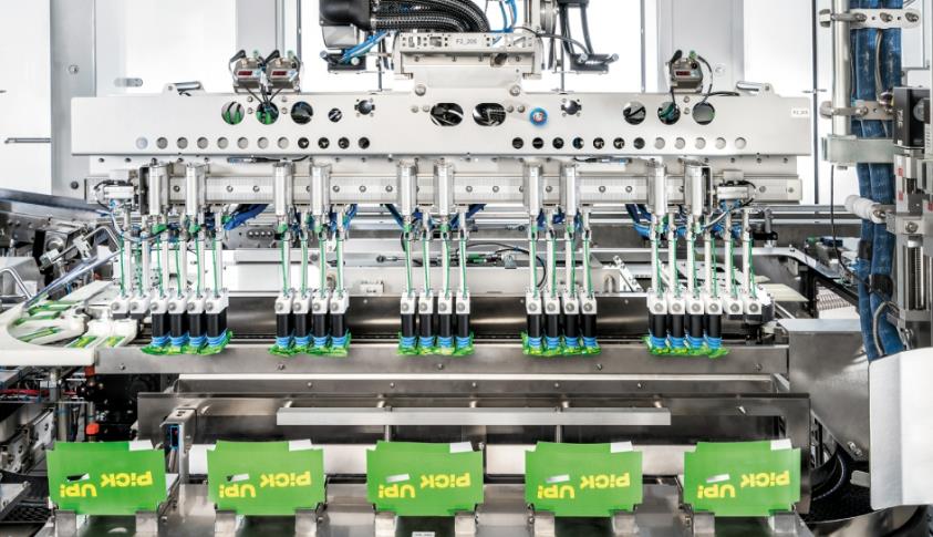 Bahlsen saves 112 tons of plastic a year with the new packaging for its cookie bars.